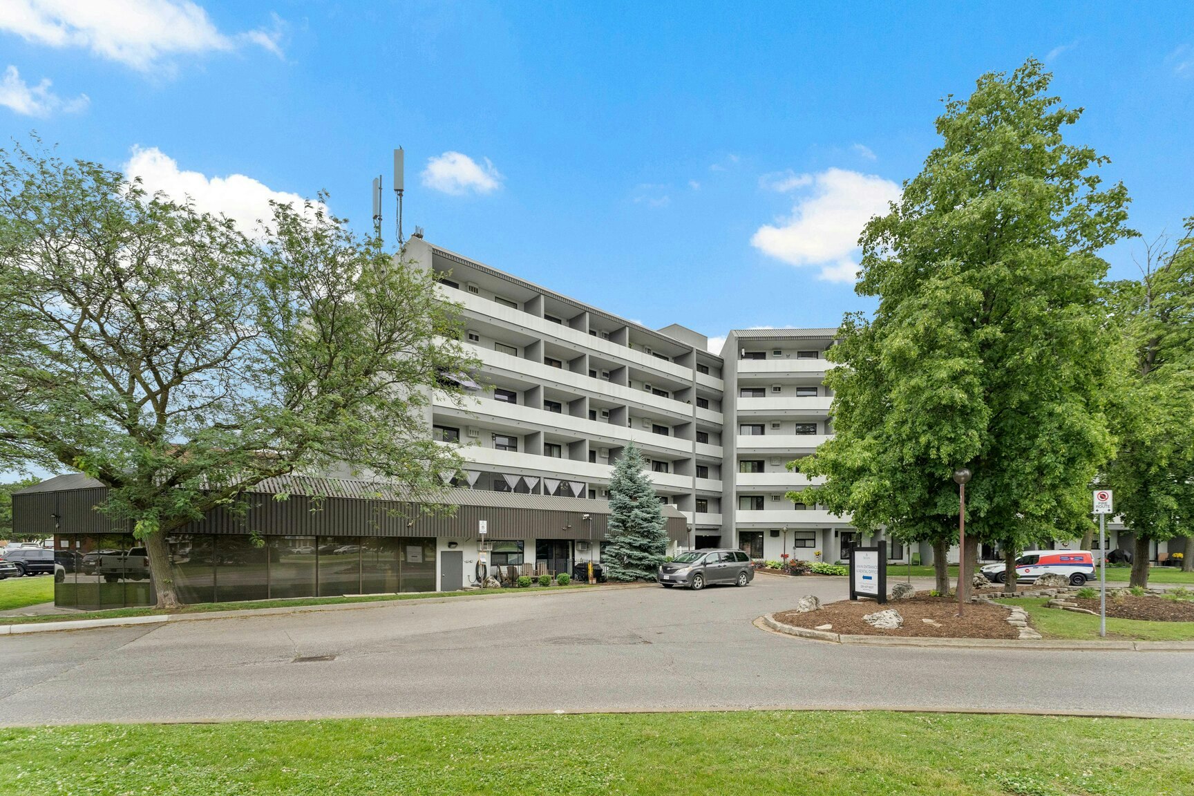 421-11873 Tecumseh Road E, Tecumseh, ON, N8N 3K1
