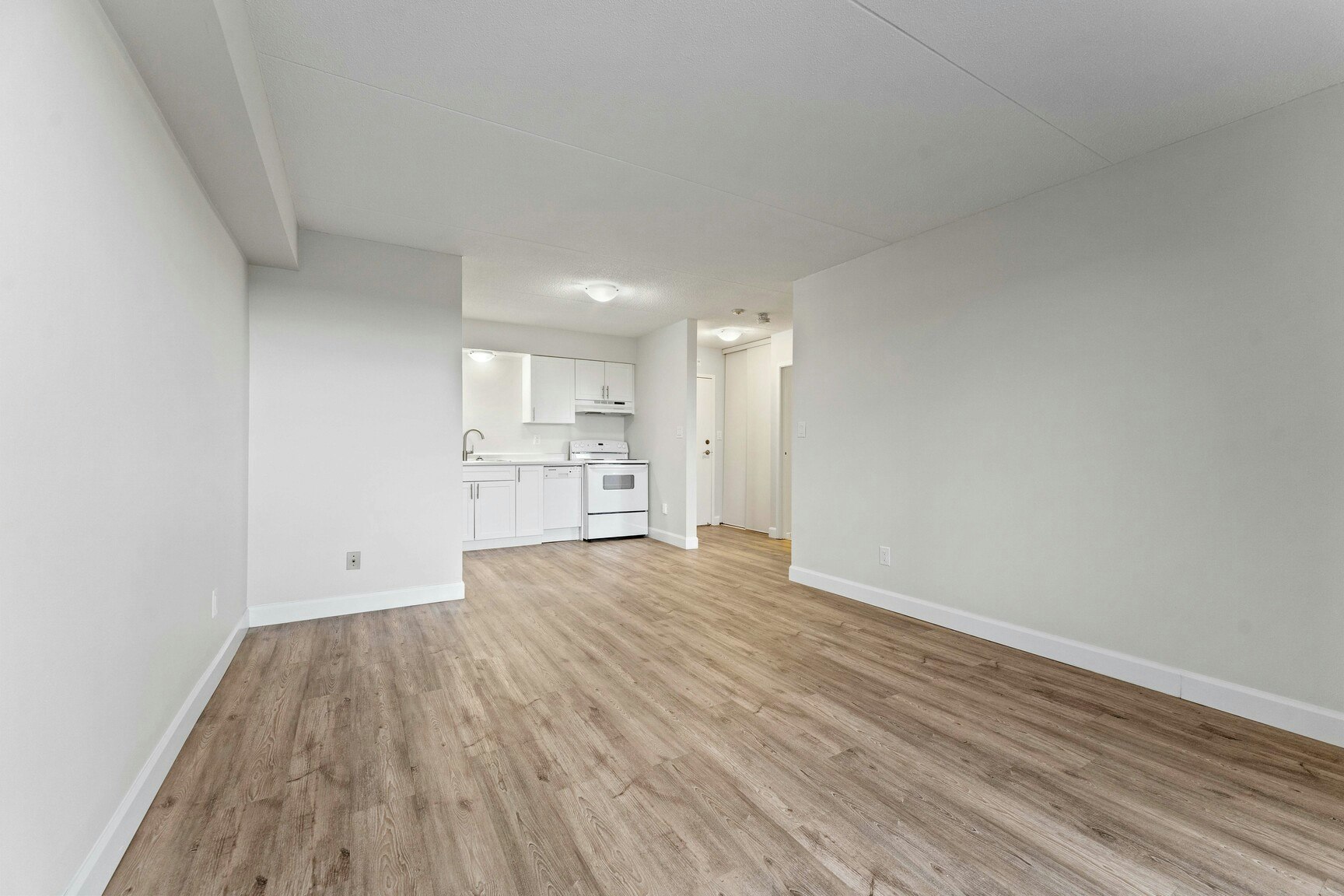 421-11873 Tecumseh Road E, Tecumseh, ON, N8N 3K1 - 3