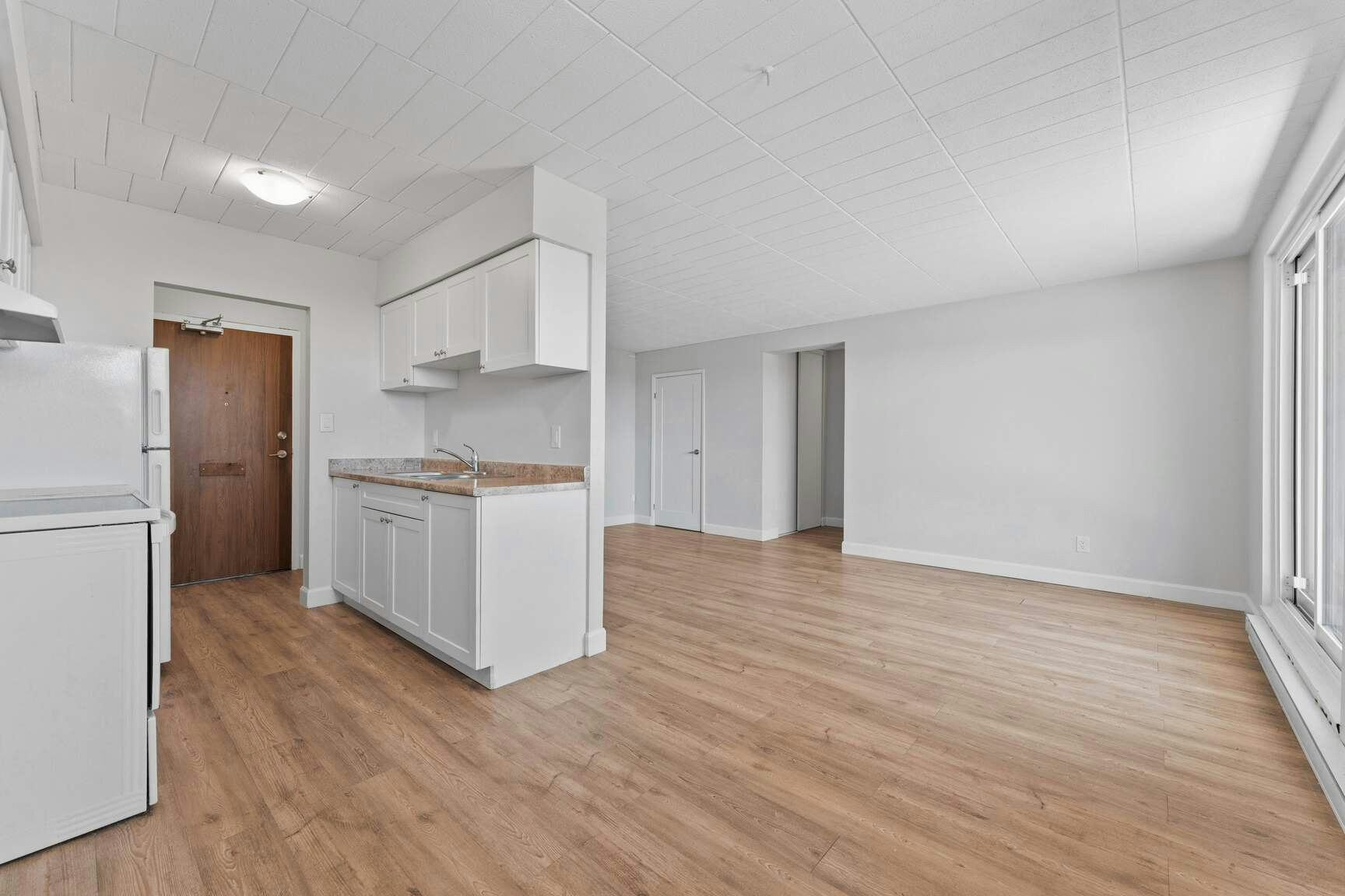 409-11886 Tecumseh Road E, Tecumseh, ON, N8N 3C2 - 11