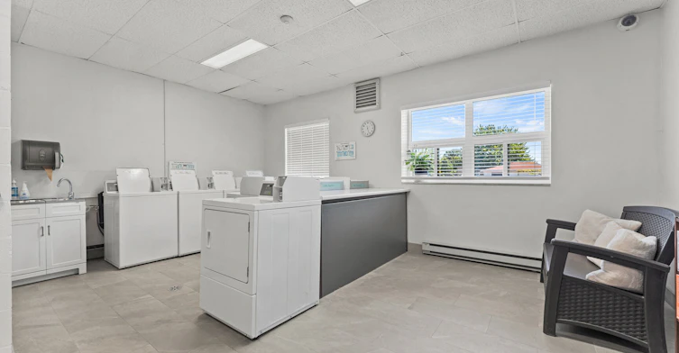 409-11886 Tecumseh Road E, Tecumseh, ON, N8N 3C2 - 6