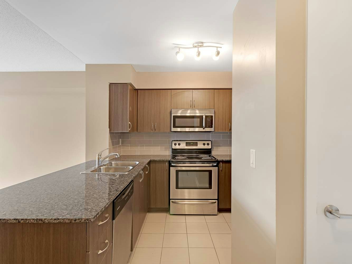 410-812 Lansdowne Avenue, Toronto, ON, M6H 4K5