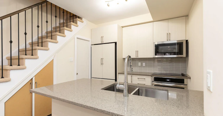Part- 11 R 1084 Lansdowne Avenue, Toronto, ON M6H 0C5-17 Powerhouse Street, Toronto, ON, M6H 4K7 - 7