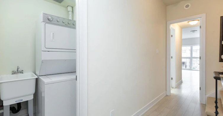 Part- 11 R 1084 Lansdowne Avenue, Toronto, ON M6H 0C5-17 Powerhouse Street, Toronto, ON, M6H 4K7 - 12