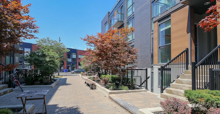 D-702 57 Macaulay Avenue, Toronto, ON M6P 3P5-380 Wallace Avenue, Toronto, ON, M6P 3N8