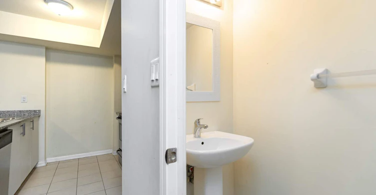 115 9 Foundry Avenue, Toronto, ON M6H 0B7-7 Foundry Avenue, Toronto, ON, M6H 0B7 - 6