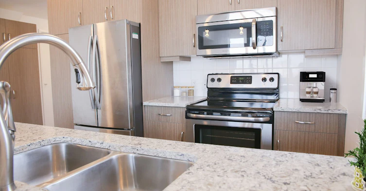 11711 51 Avenue NW, Edmonton, AB, T6H 4P4 - 6