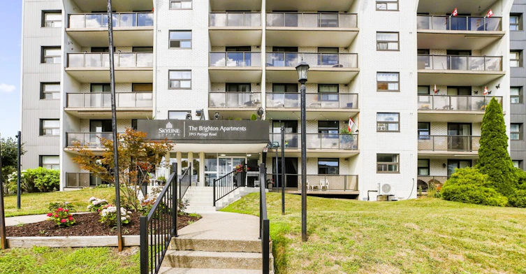 3915 Portage Road, Niagara Falls, ON, L2J 4C8 - 2