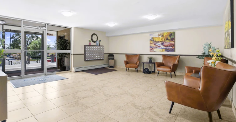 3915 Portage Road, Niagara Falls, ON, L2J 4C8 - 5