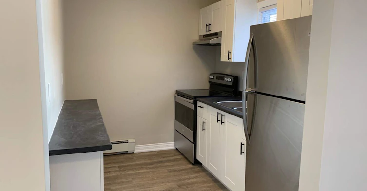 2-111 Mary Street, Barrie, ON, L4N 1T3 - 2