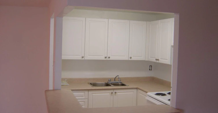 1060 Caven Street, Mississauga, ON, L5G 4J5 - 3