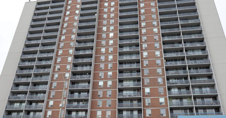 2002-150 Lakeshore Road W, Mississauga, ON, L5H 3R2