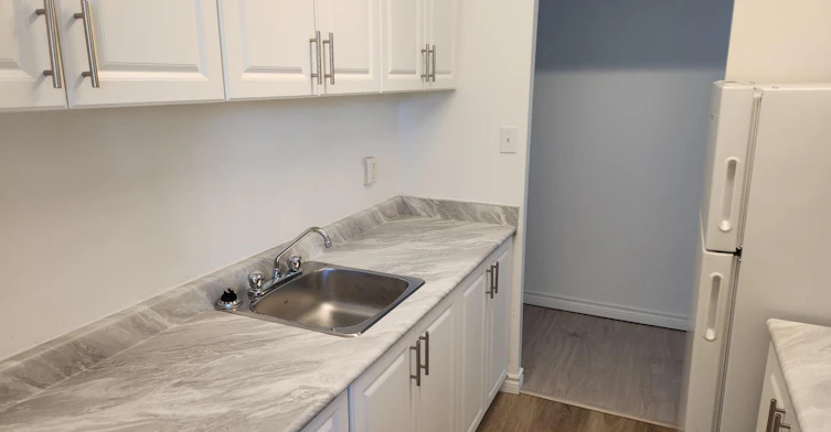 888 Glenn Street, Oshawa, ON, L1J 5Z4 - 2