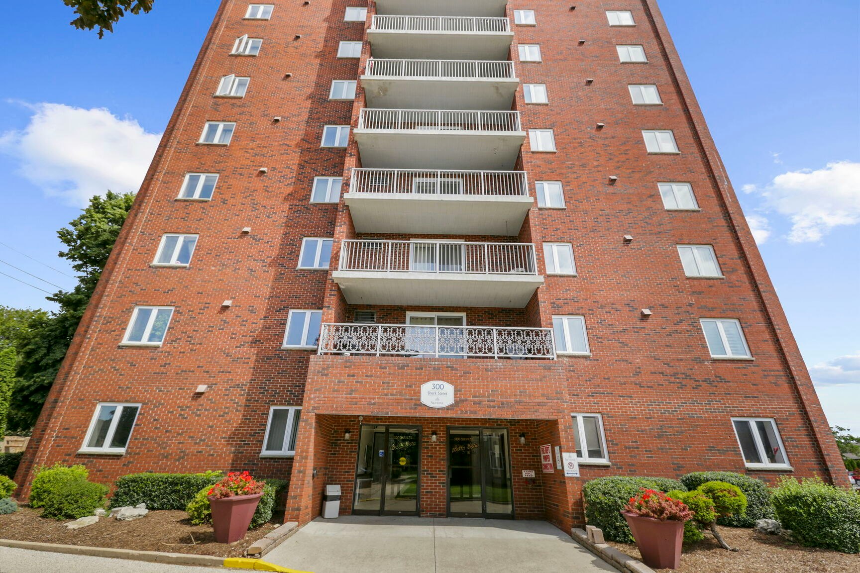 300-302-304 Sherk Street, Leamington, ON, N8H 4N7 - 3