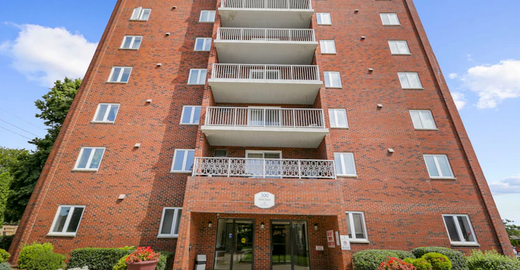 300-302-304 Sherk Street, Leamington, ON, N8H 4N7 - 3