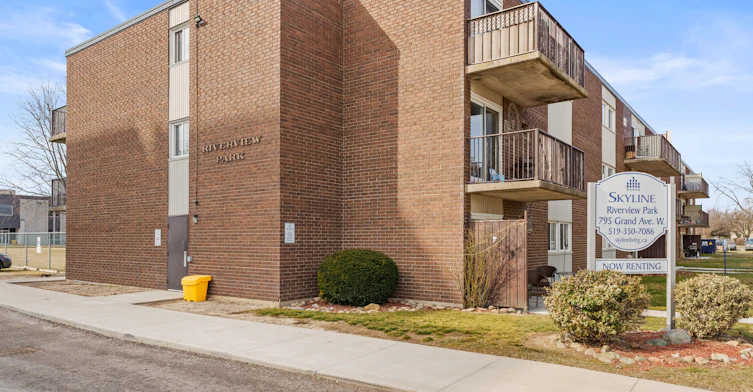 795 Grand Avenue W, Chatham-Kent, ON, N7L 4M5 - 2