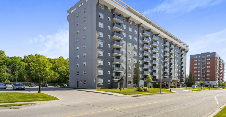 100 Lancaster Drive, Welland, ON, L3C 6M1