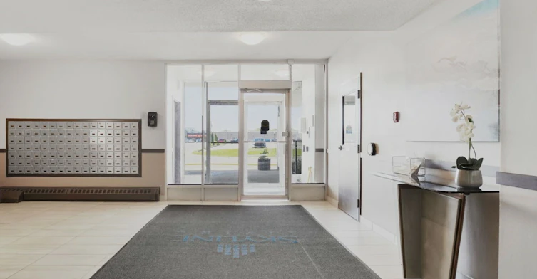100 Lancaster Drive, Welland, ON, L3C 6M1 - 4