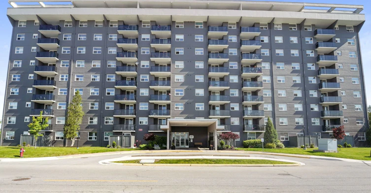 100 Lancaster Drive, Welland, ON, L3C 6M1 - 3