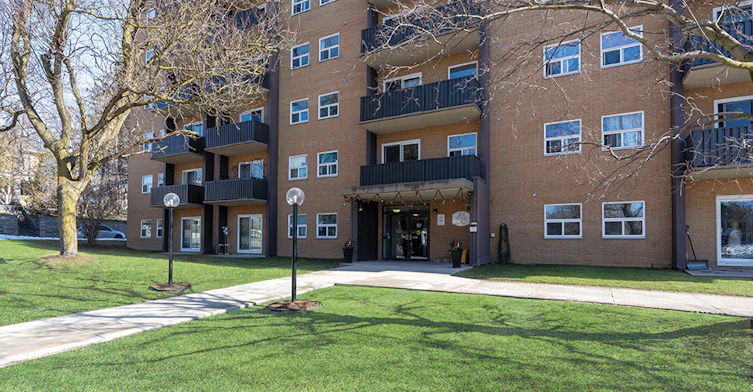 511 7th Avenue, Hanover, ON, N4N 3K8 - 3