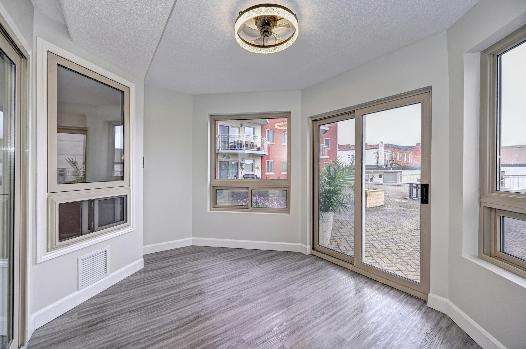 312-136 Ontario Street, Stratford, ON, N5A 7Y4 - 18
