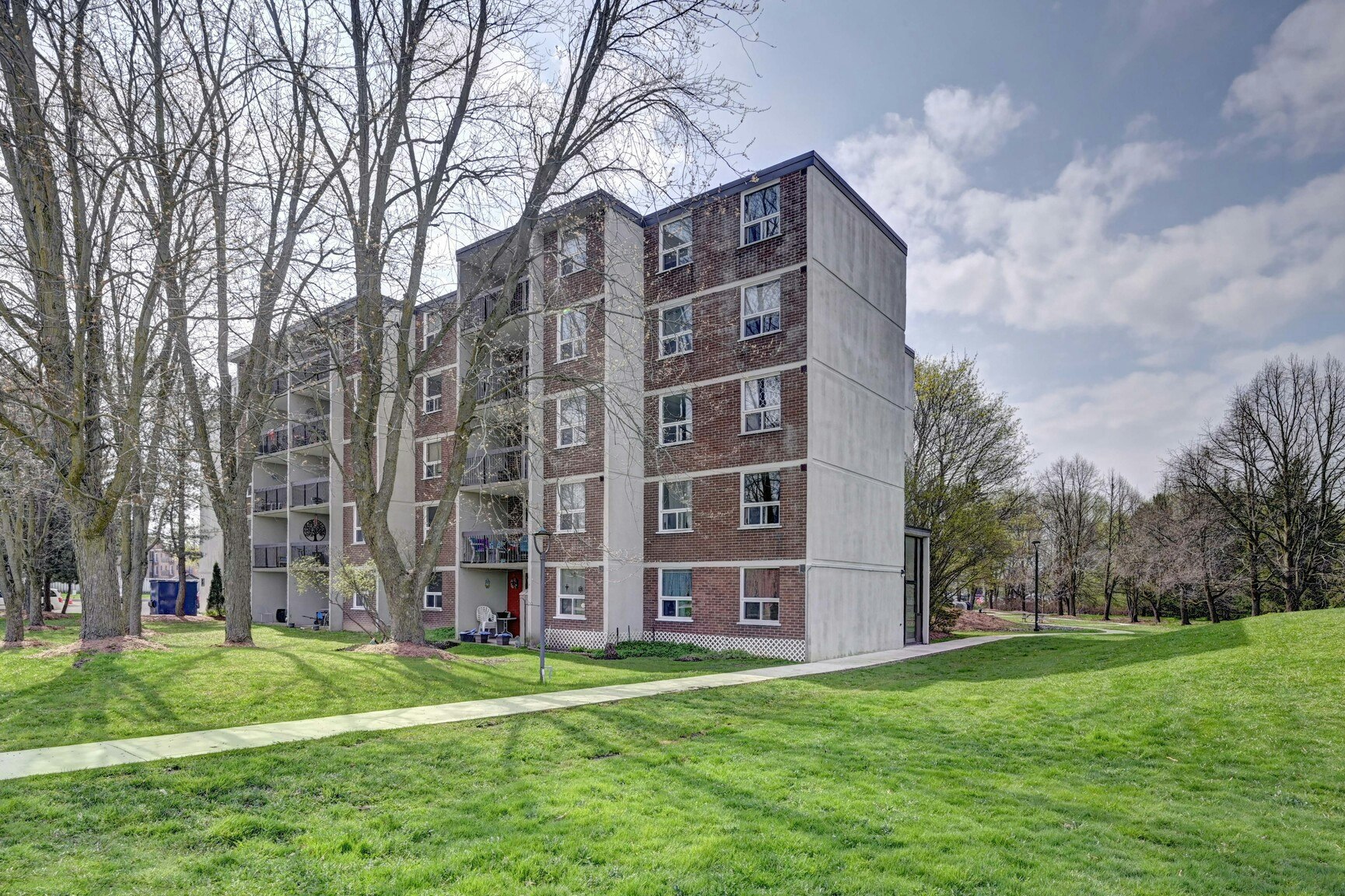 42 Campbell Court, Stratford, ON, N5A 7K2 - 2
