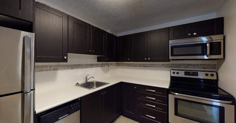 0210-2470 Southvale Crescent, Ottawa, ON, K1B 4L9