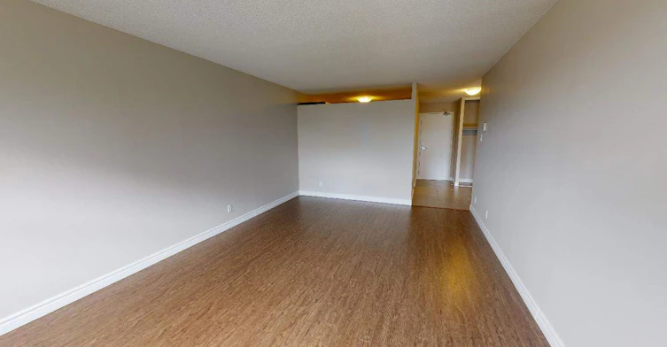 0210-2470 Southvale Crescent, Ottawa, ON, K1B 4L9 - 2