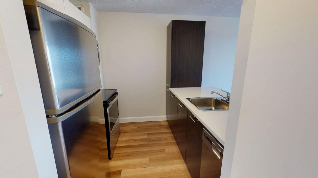 0807-2470 Southvale Crescent, Ottawa, ON, K1B 4L9 - 2