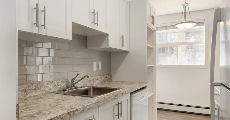 103-1008 14 Avenue SW, Calgary, AB, T2R 0P1