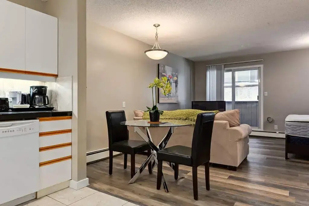 108-650 Meredith Road NE, Calgary, AB, T2E 5A8 - 14