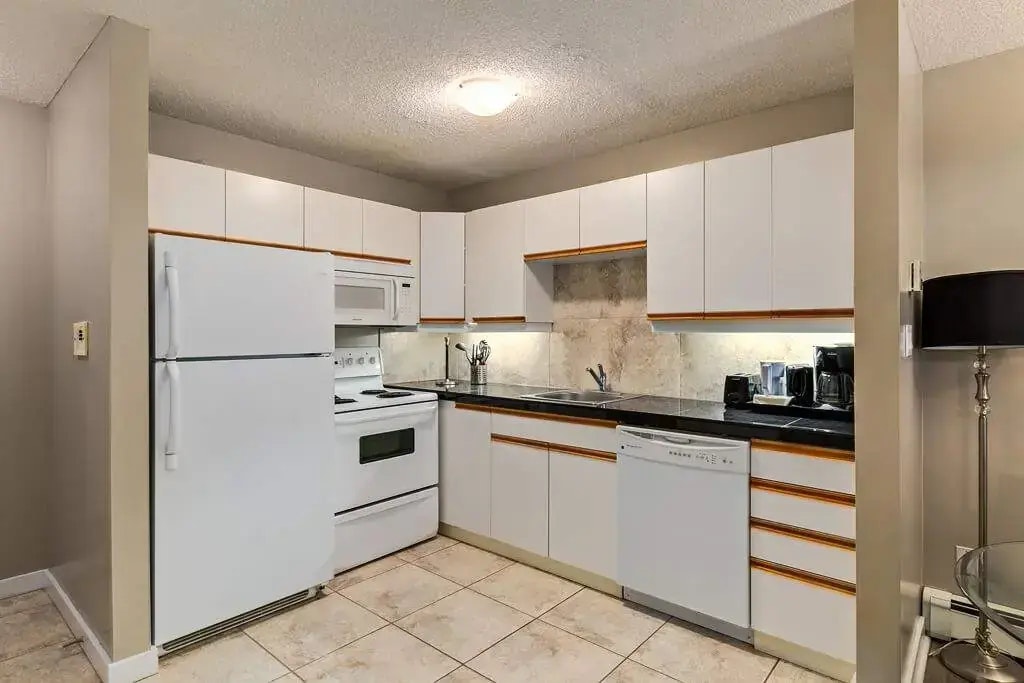 206-650 Meredith Road NE, Calgary, AB, T2E 5A8 - 5
