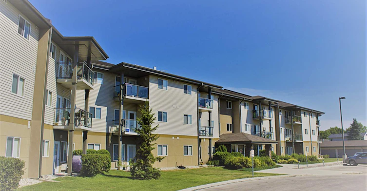 325-337 Warde Avenue, Winnipeg, MB, R2N 0A7
