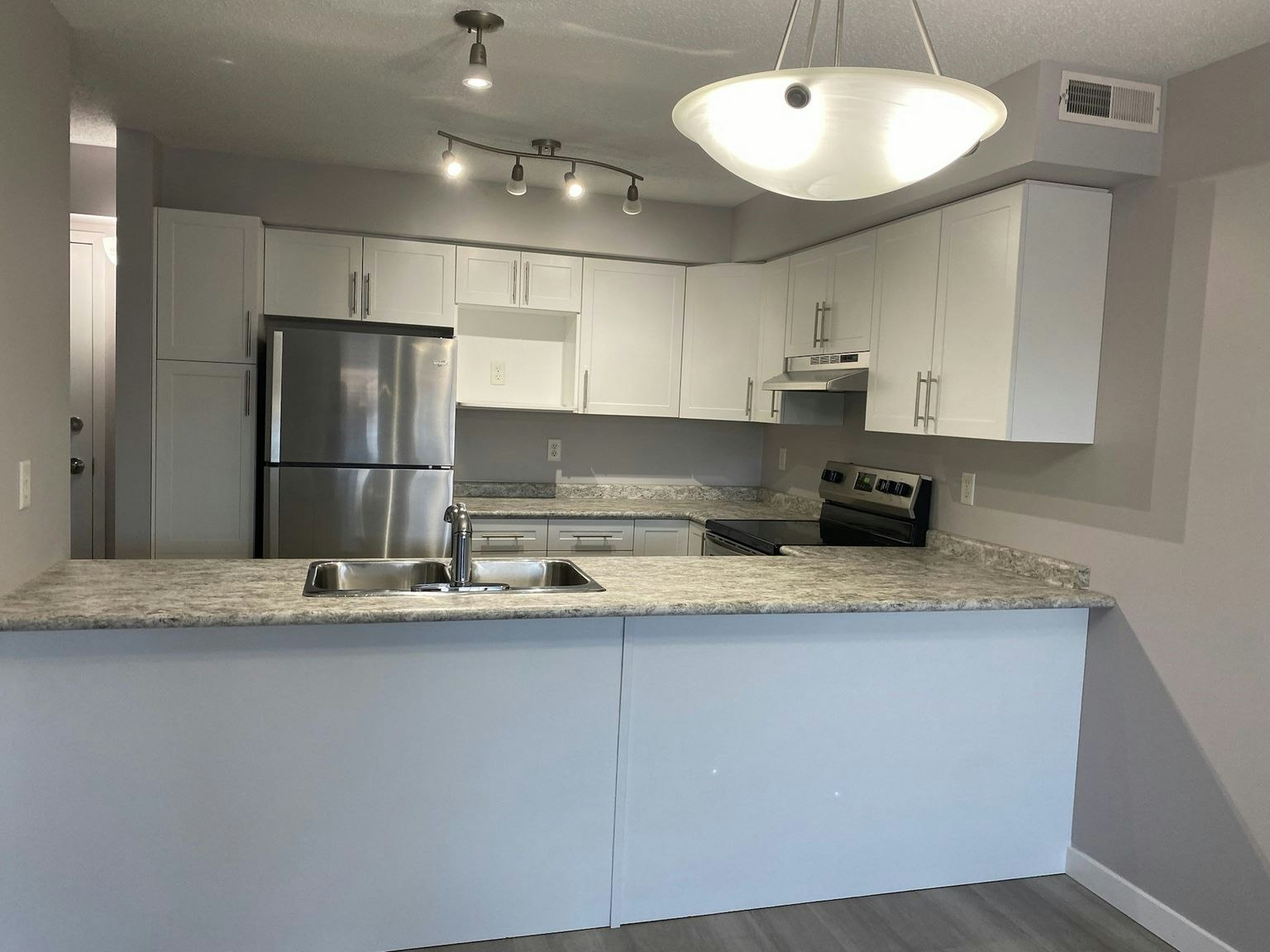 220-337 Warde Avenue, Winnipeg, MB, R2N 0A7 - 2