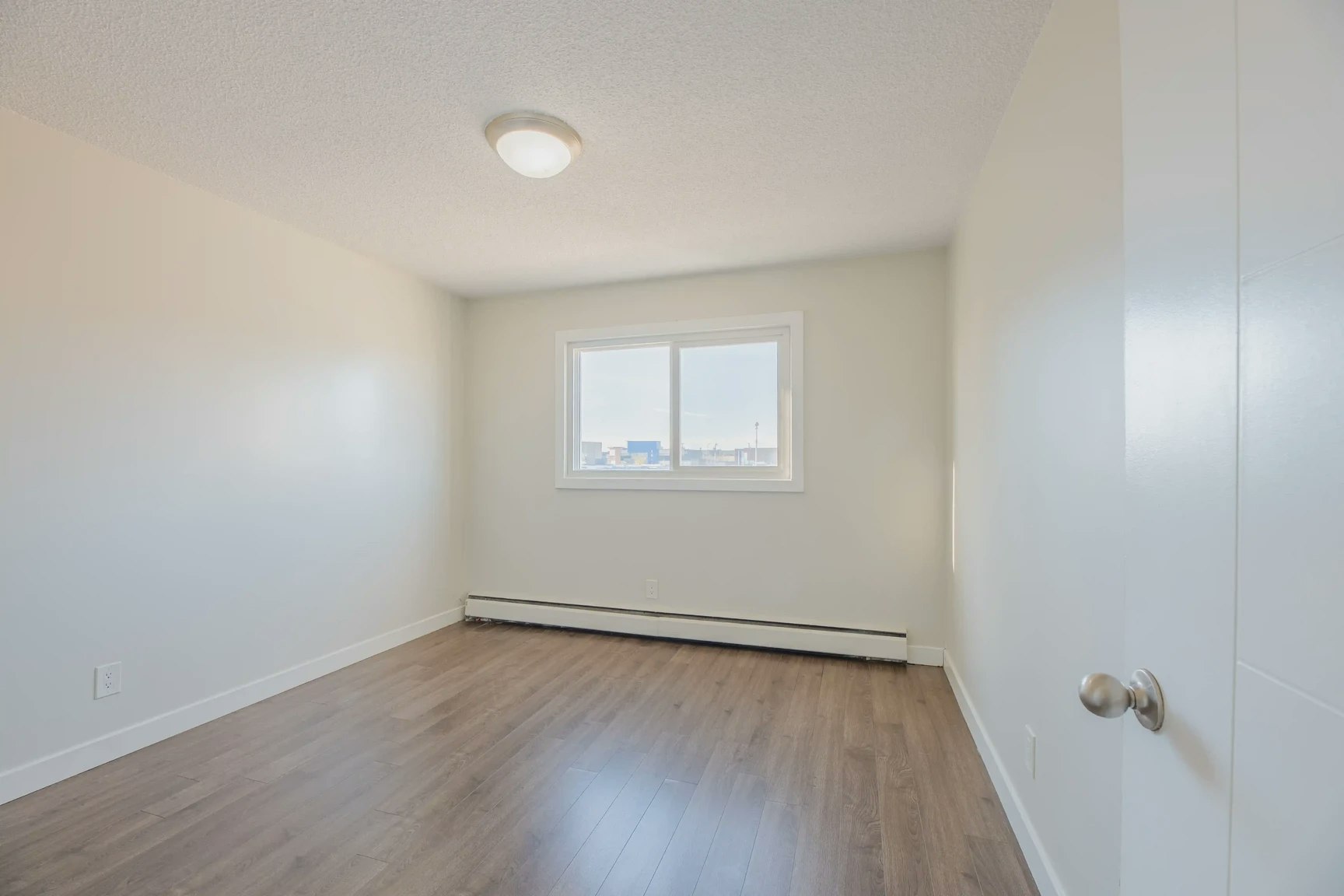 304-10139 155 Street NW, Edmonton, AB, T5P 2L6 - 3