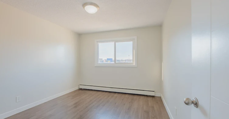 304-10139 155 Street NW, Edmonton, AB, T5P 2L6 - 3