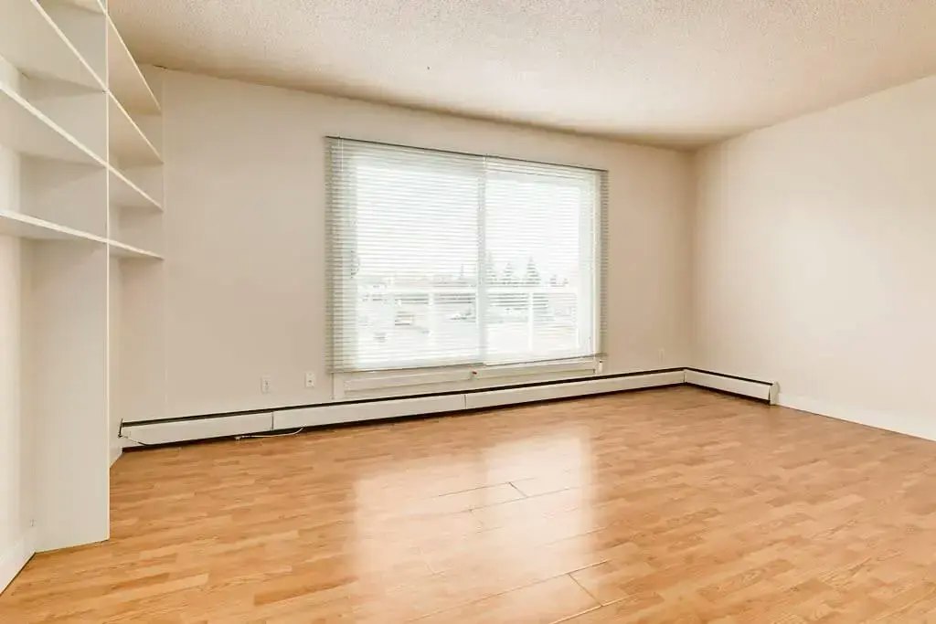 304-10139 155 Street NW, Edmonton, AB, T5P 2L6 - 31