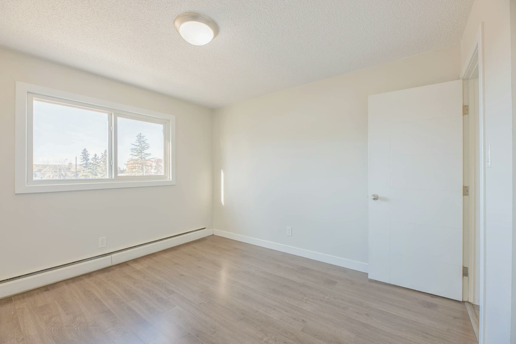 304-10139 155 Street NW, Edmonton, AB, T5P 2L6 - 12