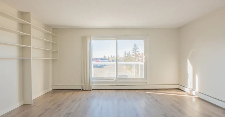 304-10139 155 Street NW, Edmonton, AB, T5P 2L6 - 5