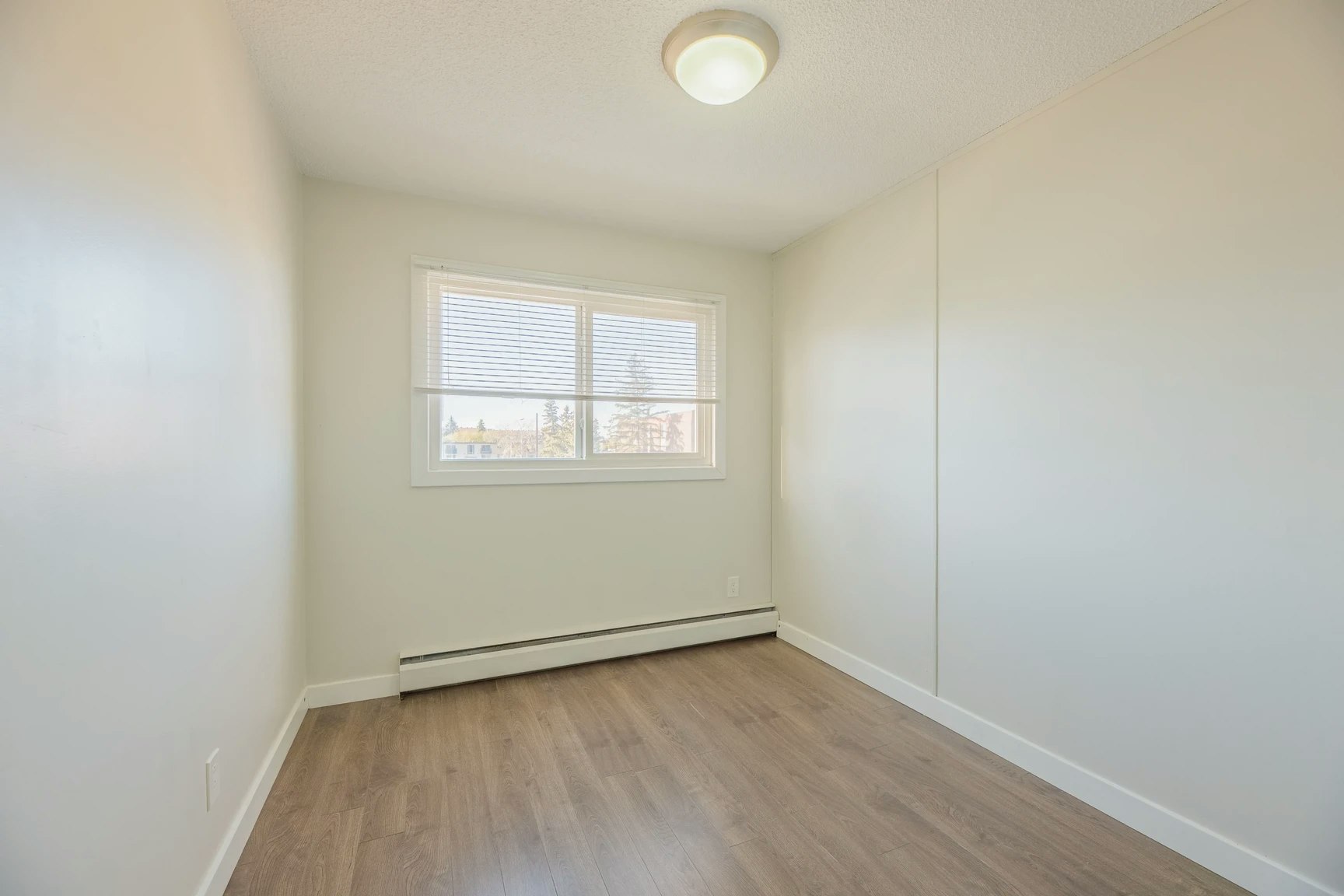 304-10139 155 Street NW, Edmonton, AB, T5P 2L6 - 15