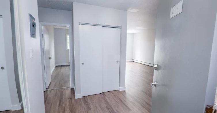 15-10715 112 Street NW, Edmonton, AB, T5H 3H2 - 4