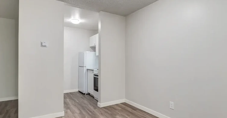 15-10715 112 Street NW, Edmonton, AB, T5H 3H2 - 16