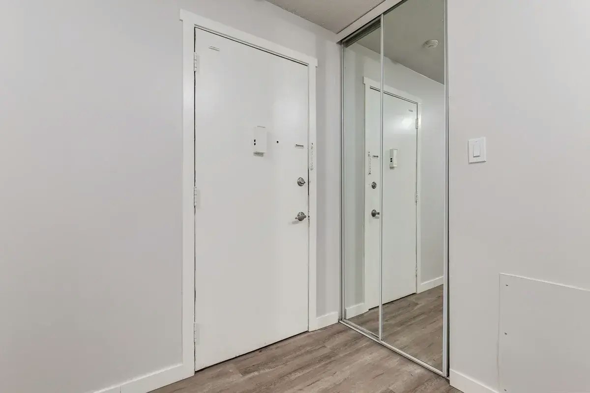 4-10715 112 Street NW, Edmonton, AB, T5H 3H2 - 15