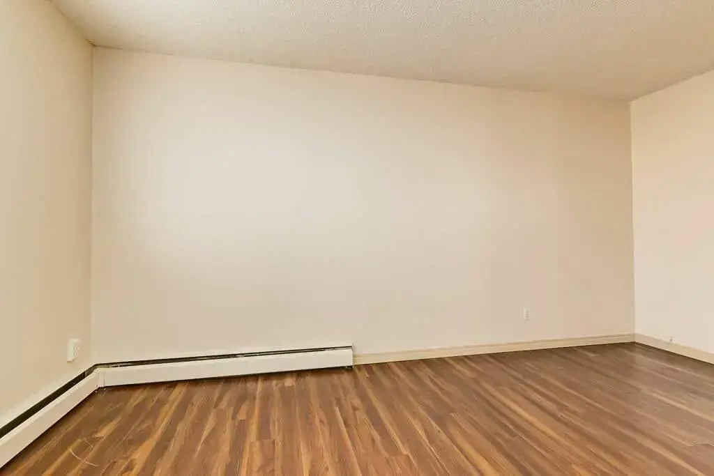 4-10715 112 Street NW, Edmonton, AB, T5H 3H2 - 37