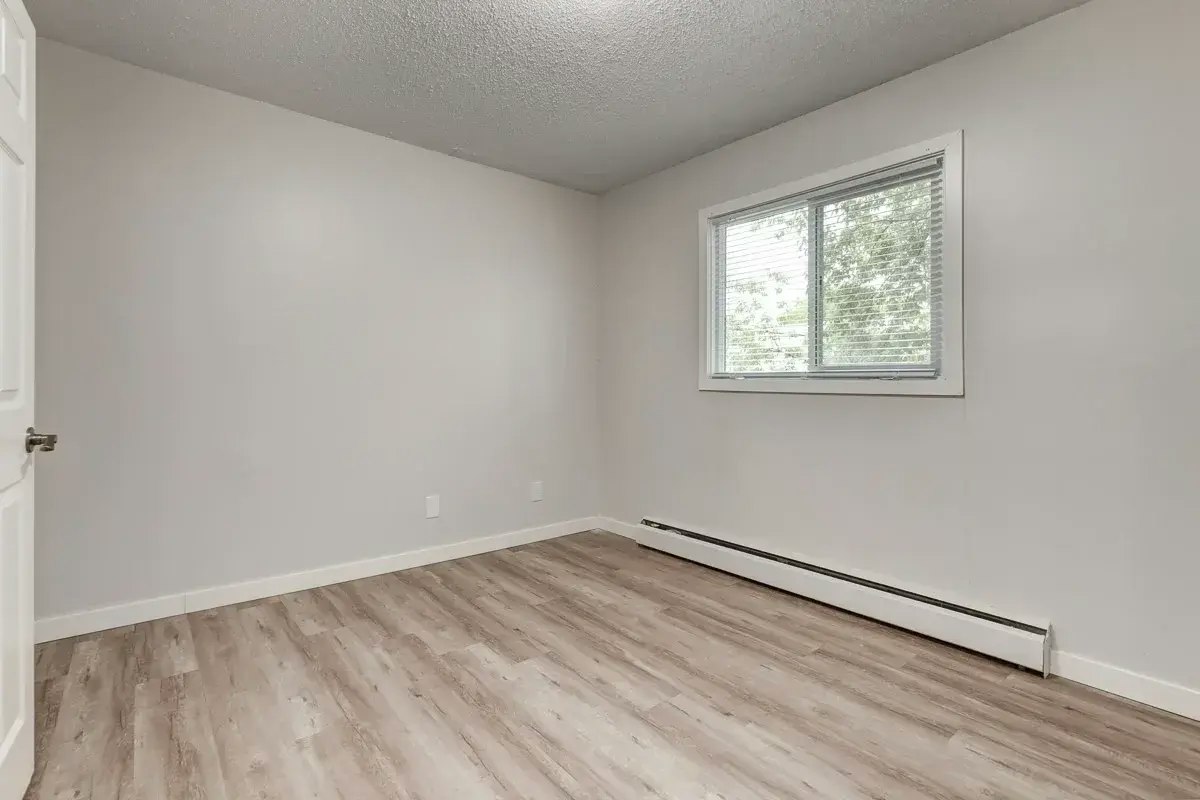 4-10715 112 Street NW, Edmonton, AB, T5H 3H2 - 21