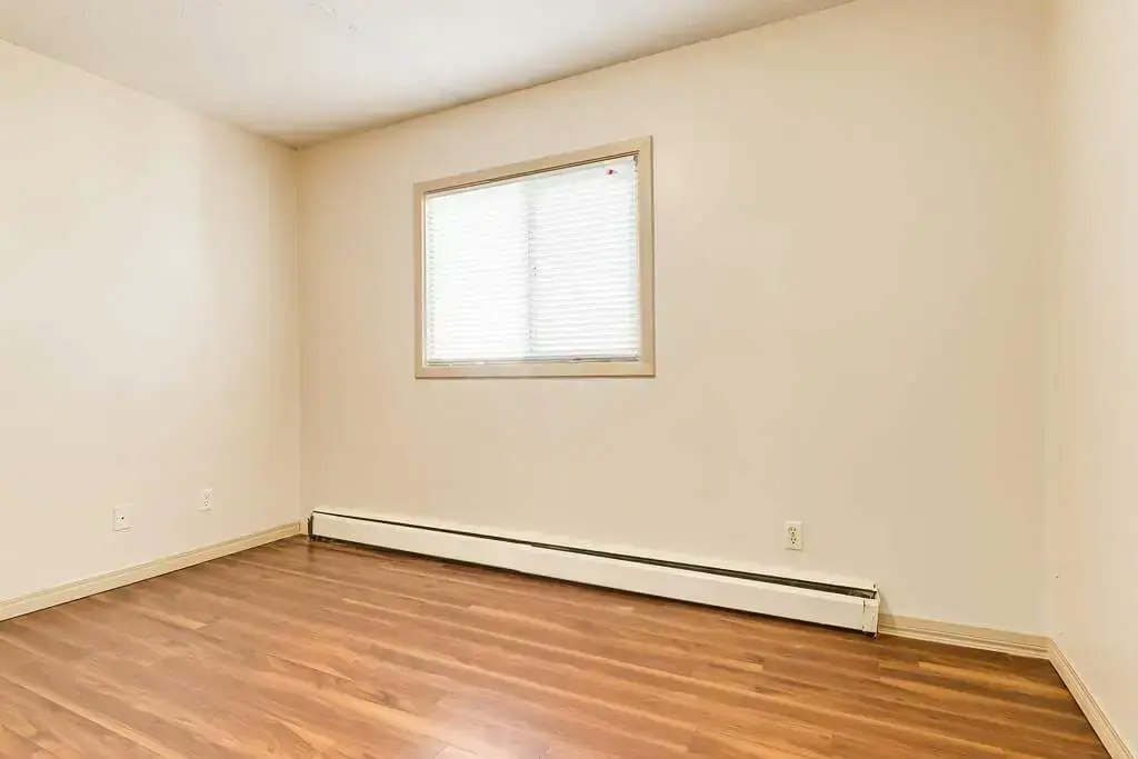 4-10715 112 Street NW, Edmonton, AB, T5H 3H2 - 39