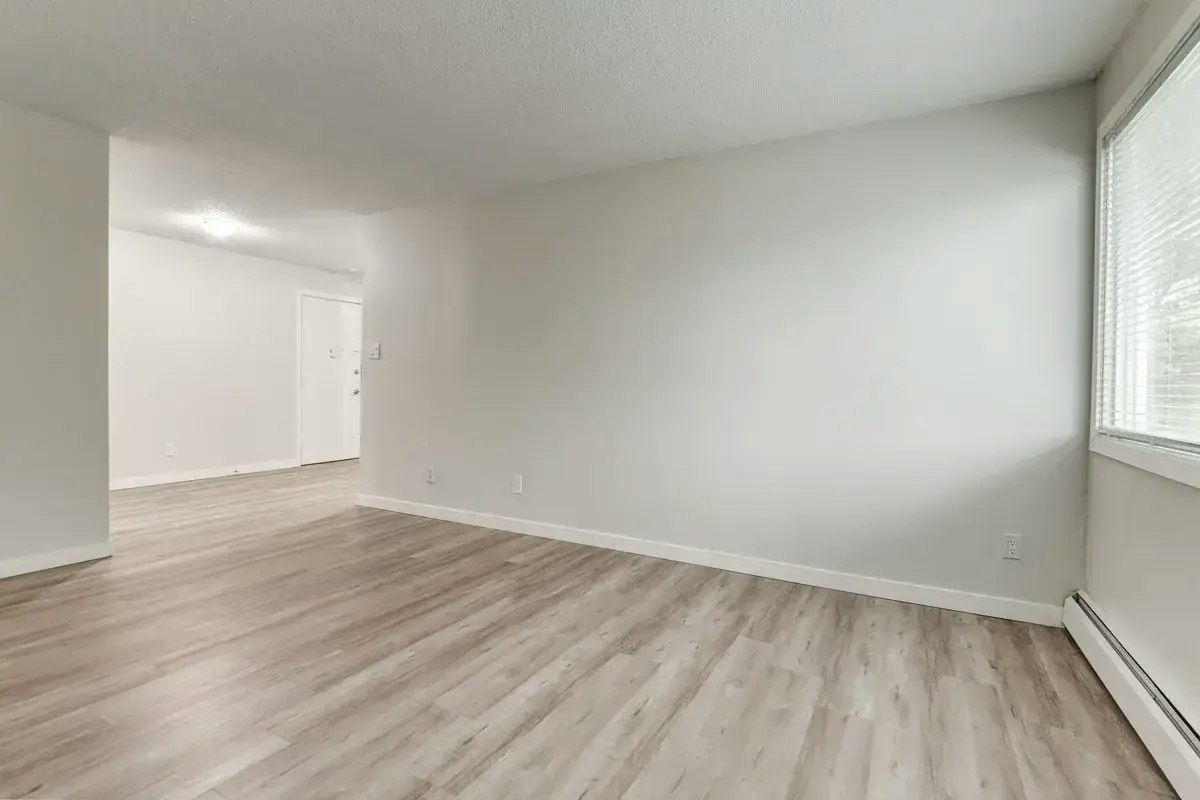 4-10715 112 Street NW, Edmonton, AB, T5H 3H2 - 17