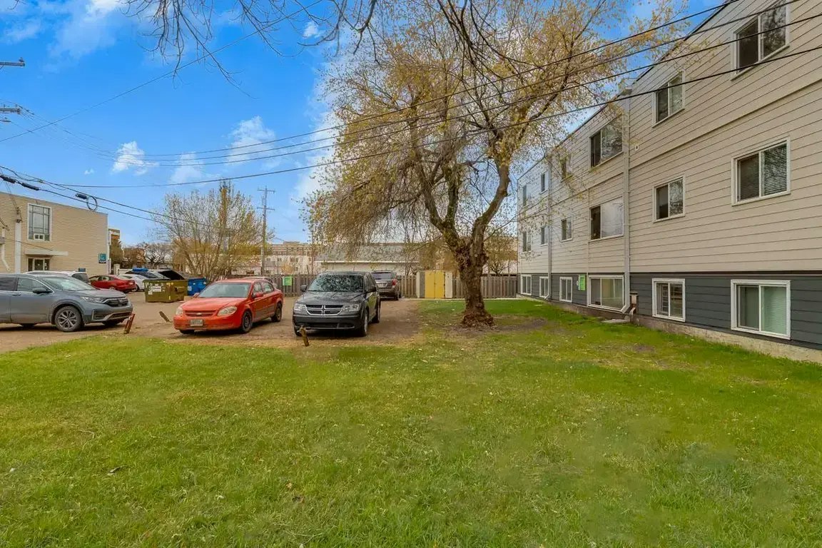 4-10715 112 Street NW, Edmonton, AB, T5H 3H2 - 48