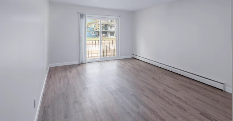 9-10715 112 Street NW, Edmonton, AB, T5H 3H2 - 2