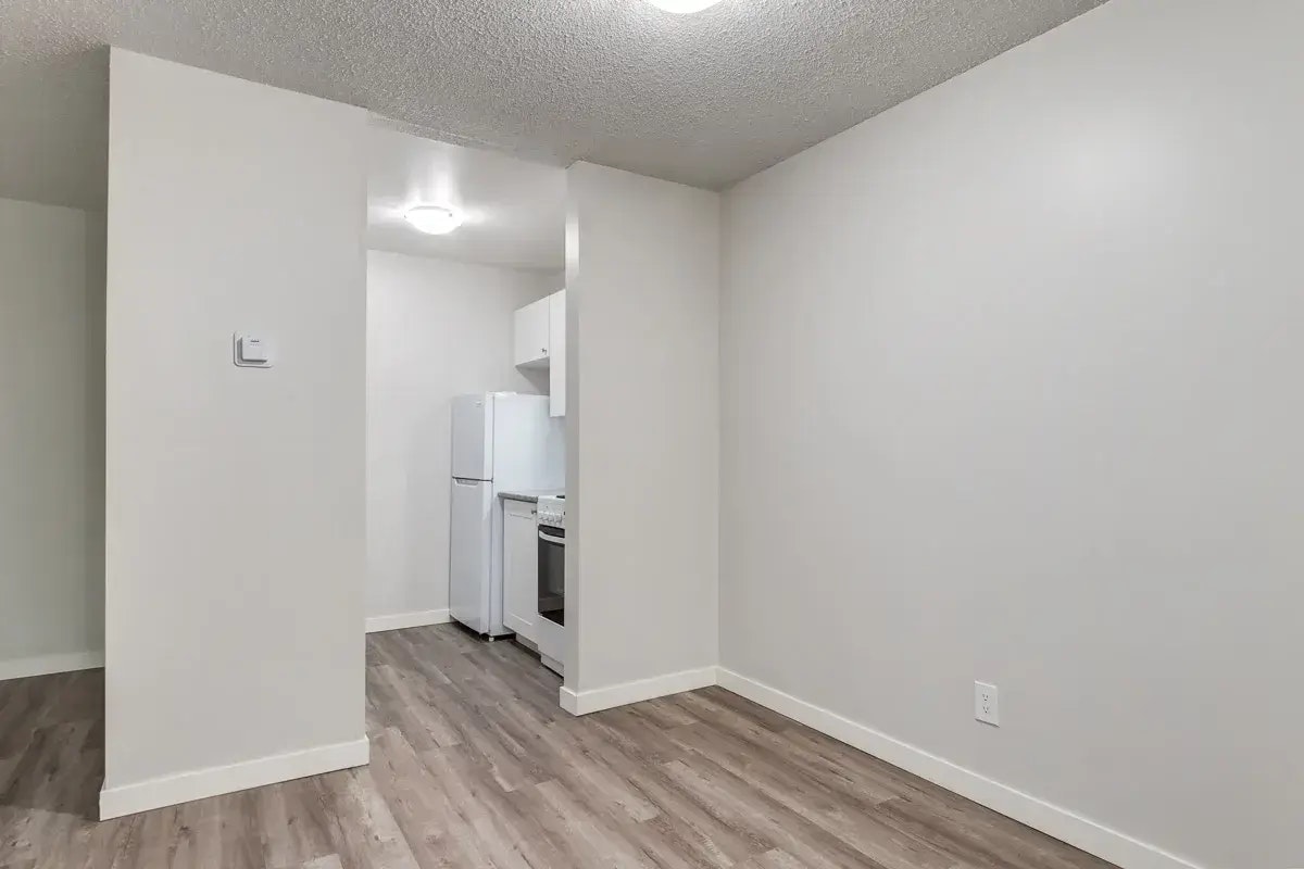 9-10715 112 Street NW, Edmonton, AB, T5H 3H2 - 16