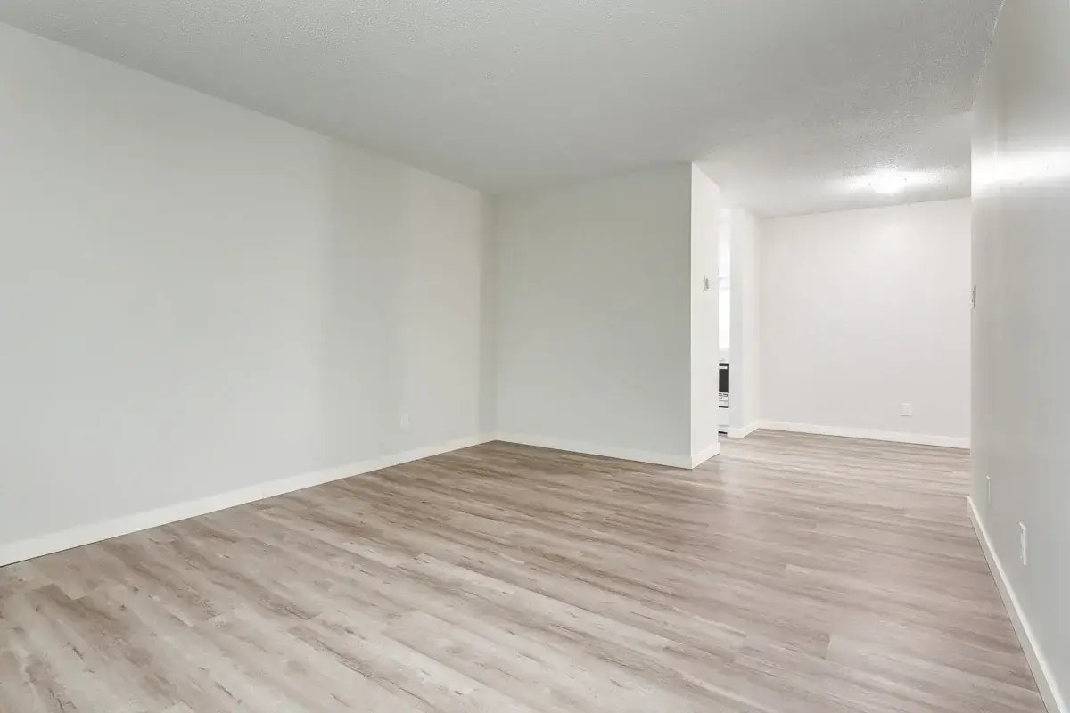 9-10715 112 Street NW, Edmonton, AB, T5H 3H2 - 13
